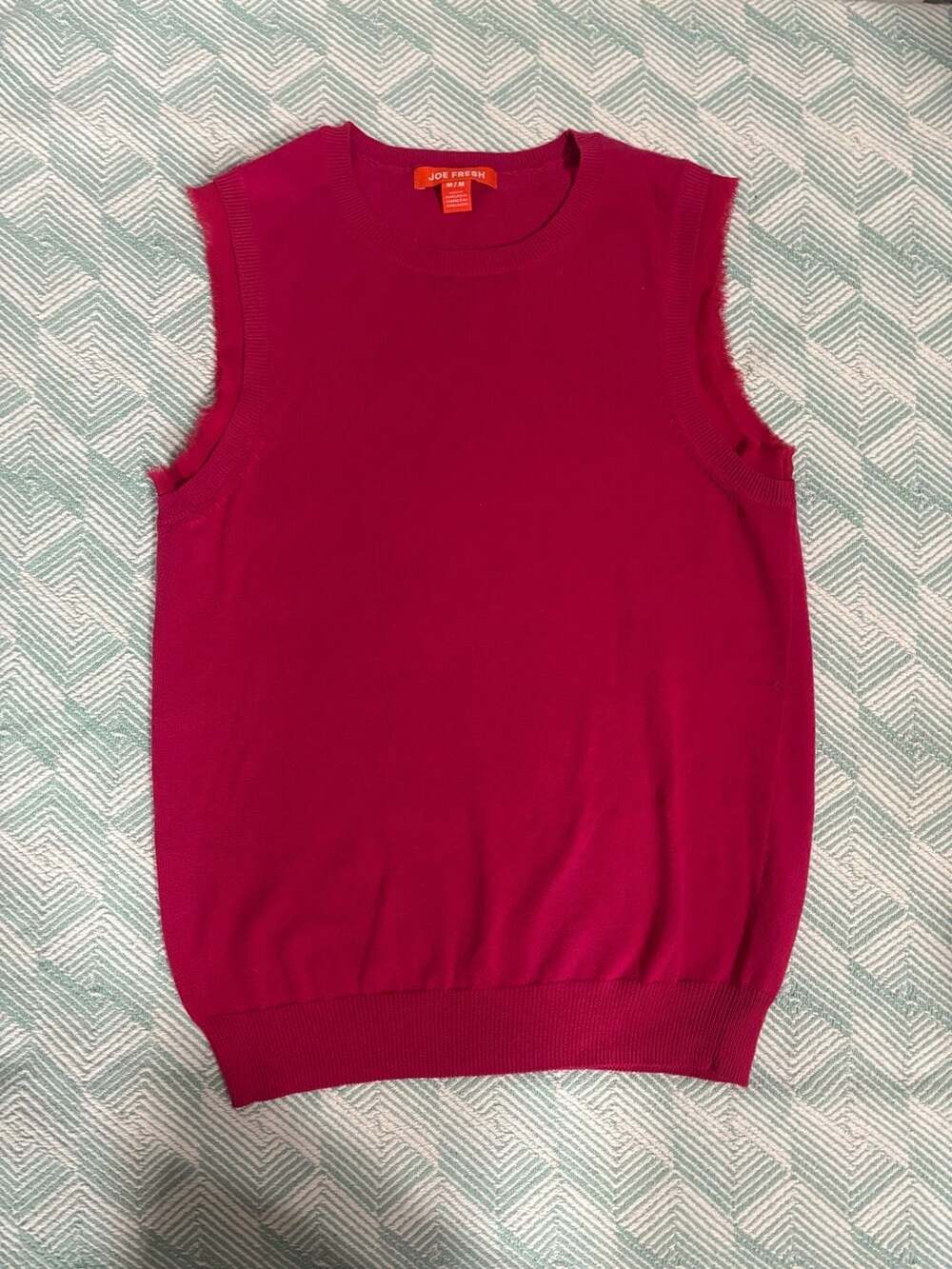 Joe Fresh Sleeveless Crewneck Sweater Shell in Pink